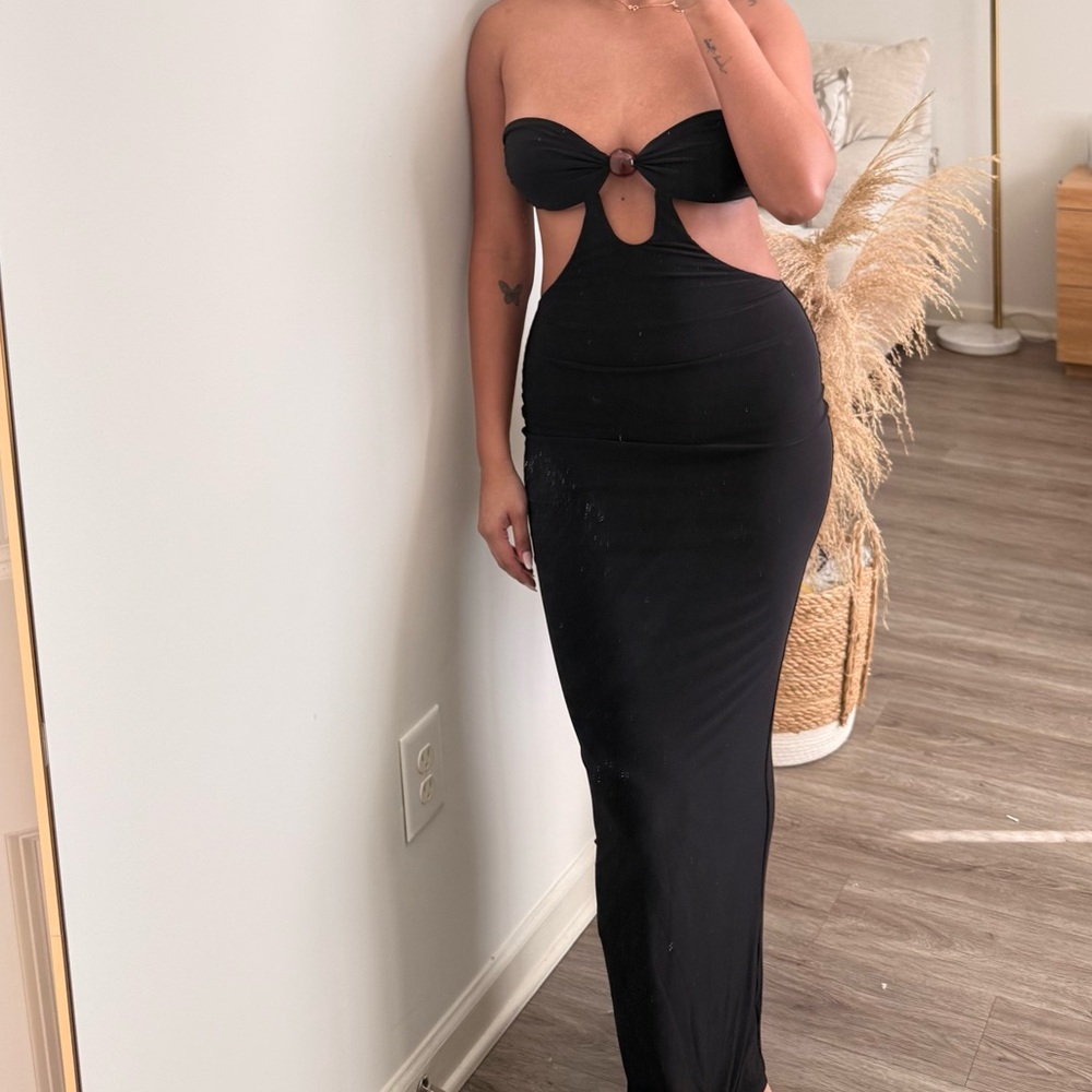 PrettyLittleThing Black Maxi Dress